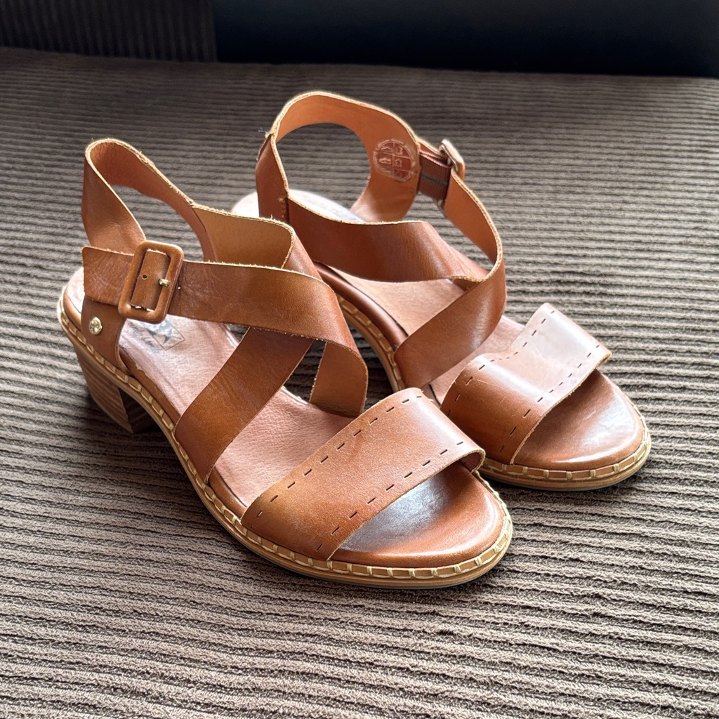 Pikolinos Tan Leather Strappy Sandals
